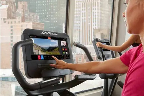 Life Fitness Total Body Arc Trainer w/TouchScreen